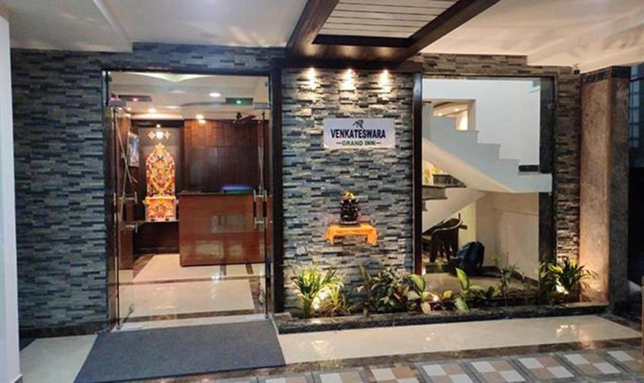 Fabhotel Nb Venkateswara Grand Inn ตีรูปาติ ภายนอก รูปภาพ