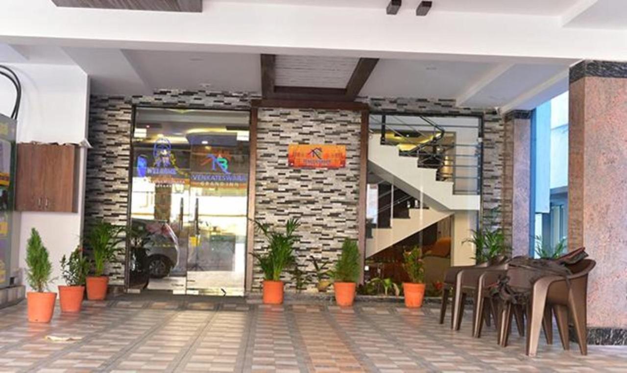 Fabhotel Nb Venkateswara Grand Inn ตีรูปาติ ภายนอก รูปภาพ