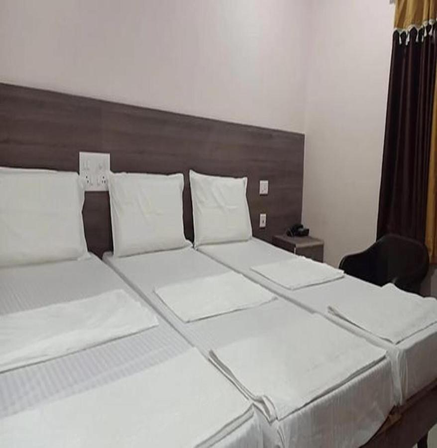 Fabhotel Nb Venkateswara Grand Inn ตีรูปาติ ภายนอก รูปภาพ