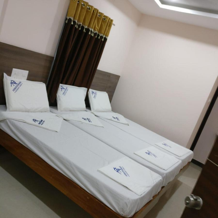 Fabhotel Nb Venkateswara Grand Inn ตีรูปาติ ภายนอก รูปภาพ
